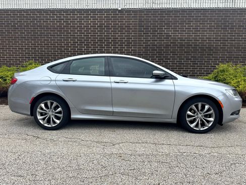 Used 2015 Chrysler 200 S image 25