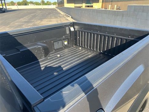 Certified 2022 Toyota Tacoma TRD Off-Road image 9