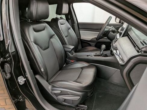 Used 2025 Jeep Compass Latitude image 20