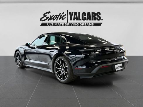 Used 2022 Porsche Taycan image 3