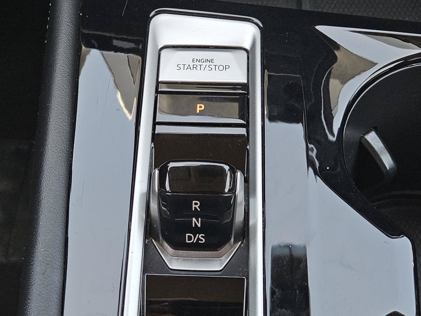 Used 2024 Volkswagen Atlas SE AWD/4WD image 17