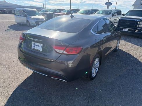 Used 2017 Chrysler 200 Limited Platinum w/ Comfort & Convenience Group image 4