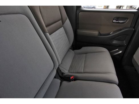 Used 2022 Nissan Frontier SV image 15