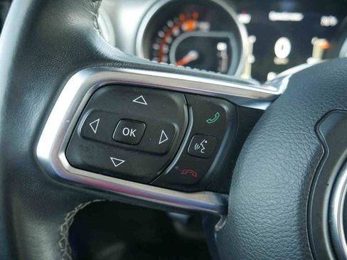 Used 2018 Jeep Wrangler Unlimited Sahara w/ Safety Group AWD/4WD image 38