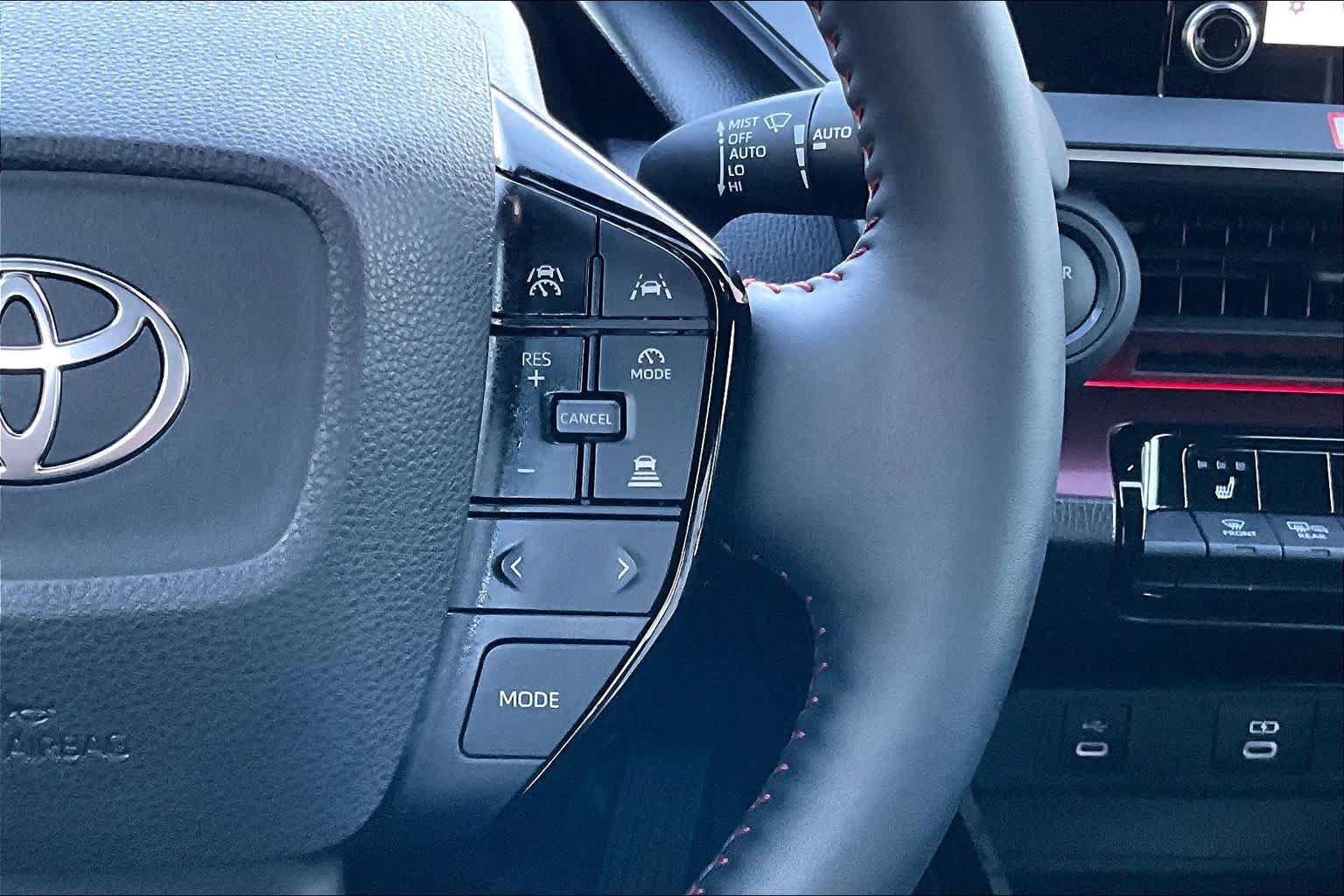Used 2026 Toyota Prius Plug-In Hybrid FWD image 25
