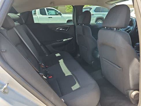 Used 2021 Chevrolet Malibu LS FWD image 17