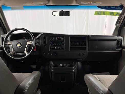 Used 2010 Chevrolet Express 2500 LT w/ LT Preferred Equipment Group RWD image 12