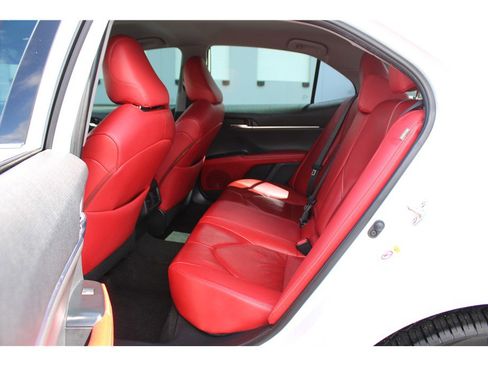 Used 2019 Toyota Camry XSE FWD image 11