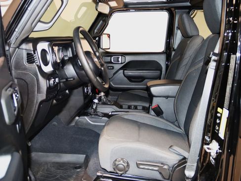 Used 2024 Jeep Gladiator Sport AWD/4WD image 33