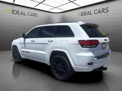 Used 2018 Jeep Grand Cherokee Altitude RWD image 7