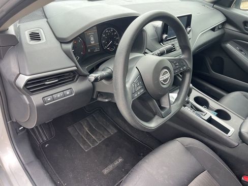 Used 2024 Nissan Altima 2.5 S FWD image 9