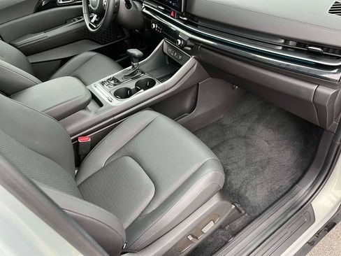 Certified 2026 Kia Carnival SX Prestige FWD image 12