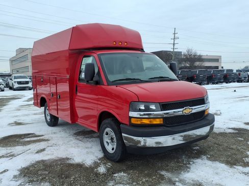 New 2026 Chevrolet Express 3500 w/ Power Convenience Package image 3