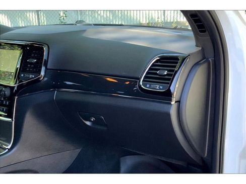 Used 2020 Jeep Grand Cherokee Trailhawk w/ Premium Lighting Group image 17