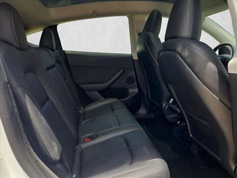 Used 2024 Tesla Model Y 2WD image 19
