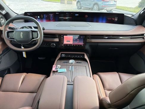 New 2026 Lincoln Navigator Reserve AWD/4WD image 25