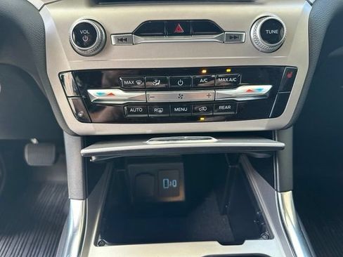 Used 2023 Ford Explorer XLT w/ Equipment Group 202A RWD image 21