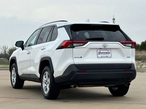 Used 2021 Toyota RAV4 XLE image 6