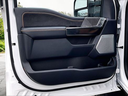 Used 2024 Ford F450 Platinum w/ FX4 Off-Road Package image 24