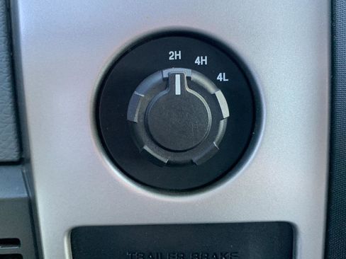 Used 2013 Ford F150 XLT w/ Luxury Equipment Group image 9