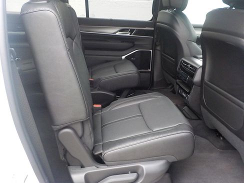 New 2026 Jeep Grand Wagoneer Limited image 14