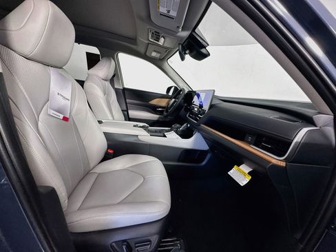 New 2026 Toyota Grand Highlander FWD image 27