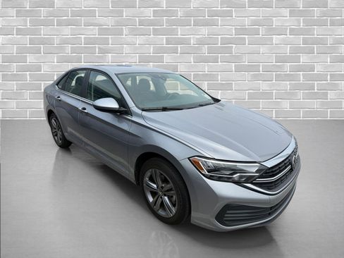 Used 2024 Volkswagen Jetta SE FWD image 6