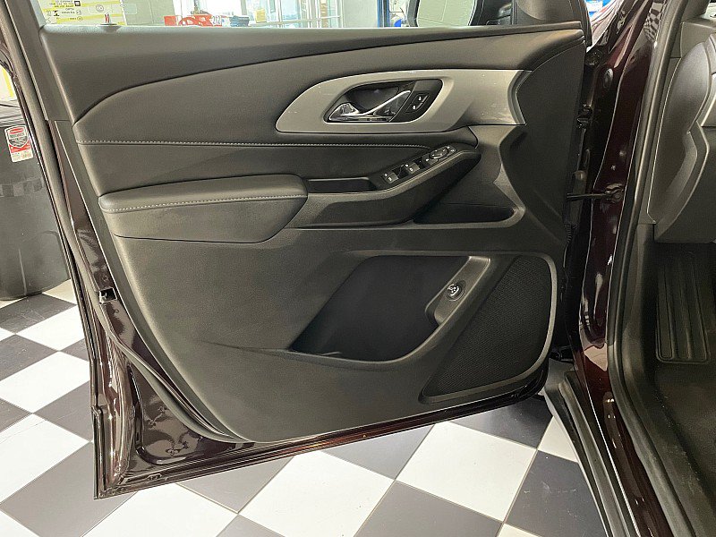 Used 2023 Chevrolet Traverse LT FWD image 21