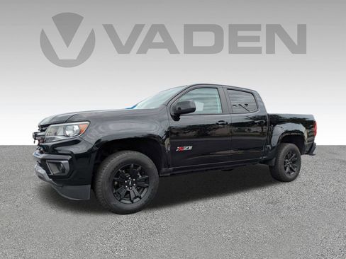 Used 2021 Chevrolet Colorado Z71 w/ Z71 Midnight Edition AWD/4WD image 2