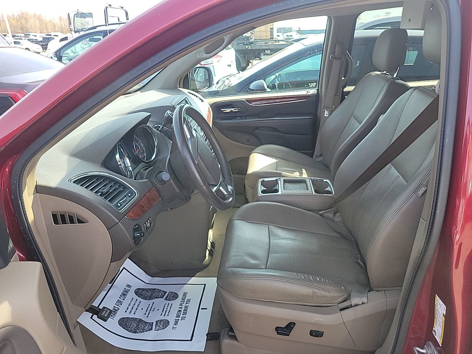 Used 2012 Chrysler Town & Country Touring w/ Entertainment Group #1 FWD image 7