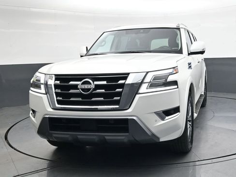 Used 2024 Nissan Armada SL w/ Captain's Chairs Package image 9