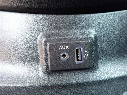 Used 2019 Nissan Versa SV image 17