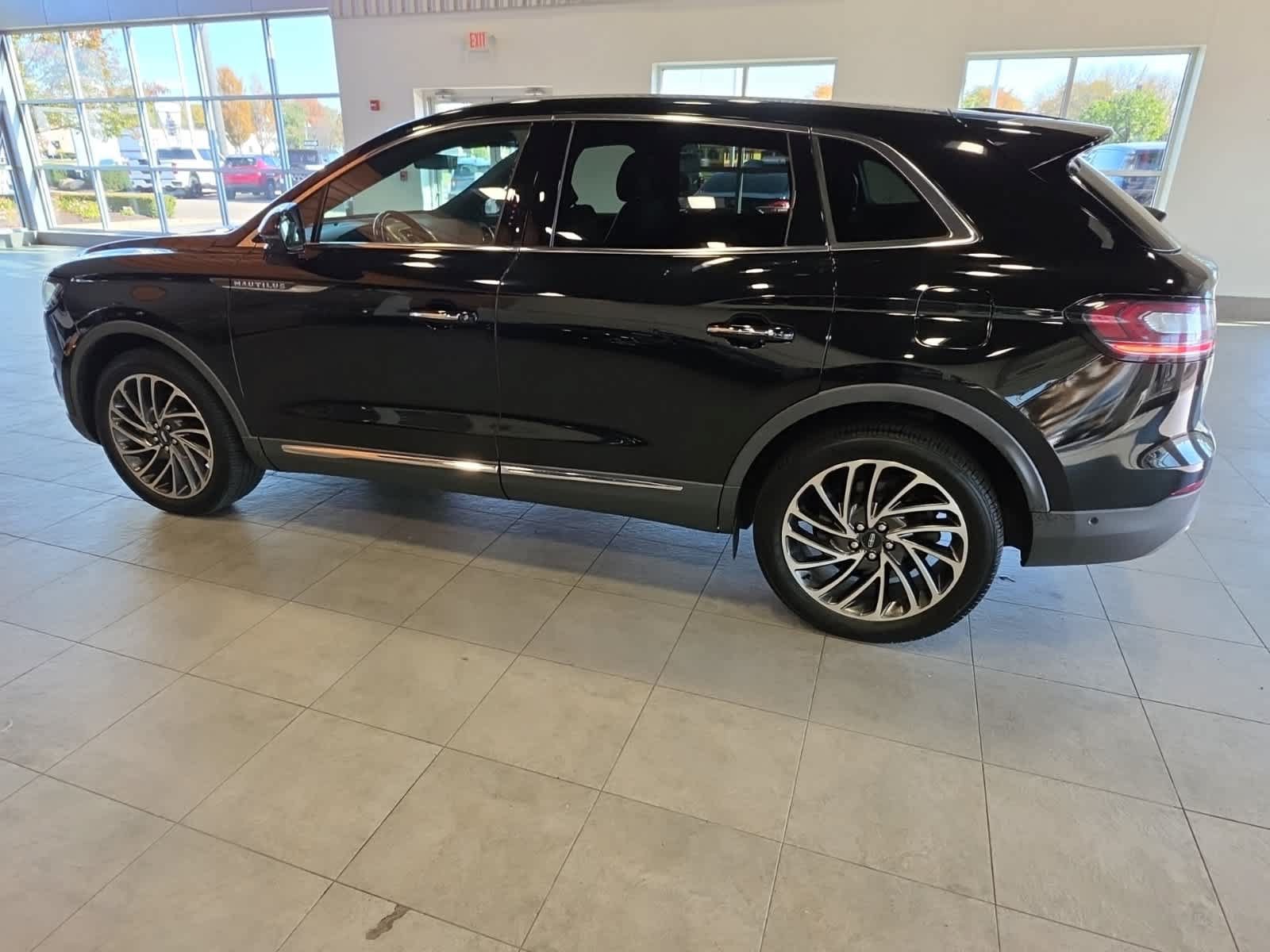 Used 2019 Lincoln Nautilus Reserve AWD/4WD image 12