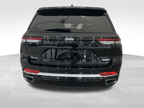 Used 2022 Jeep Grand Cherokee Summit w/ Luxury Tech Group V image 4