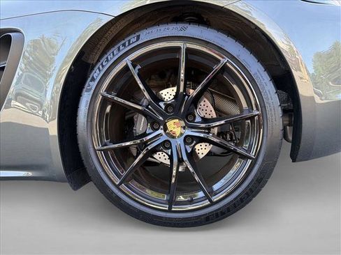 Used 2025 Porsche 718 Boxster RWD image 9
