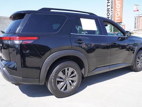 Used 2022 Nissan Pathfinder SV FWD image 7