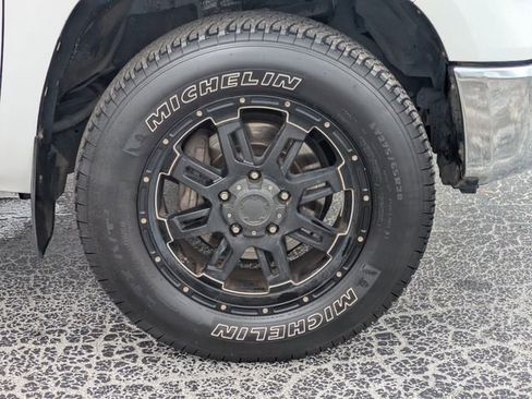 Used 2015 Toyota Tundra SR5 w/ SR5 Upgrade Package image 12