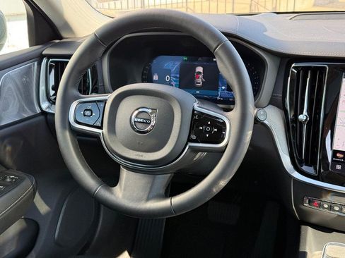 Certified 2025 Volvo V60 B5 Cross Country Ultra AWD/4WD image 13