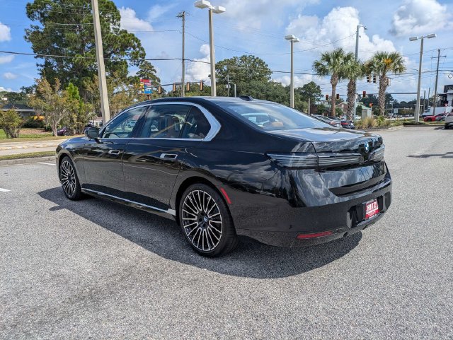New 2027 BMW 740i RWD image 7