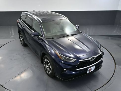 Used 2022 Toyota Highlander XLE AWD/4WD image 61