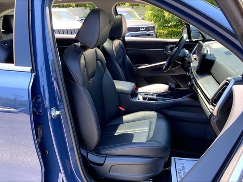 Used 2024 Kia Sorento S w/ Panoramic Sunroof Package FWD image 9
