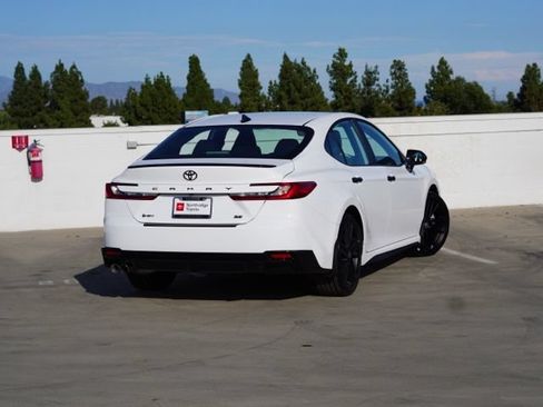 Used 2026 Toyota Camry Hybrid w/ Multimedia Upgrade Package FWD image 7