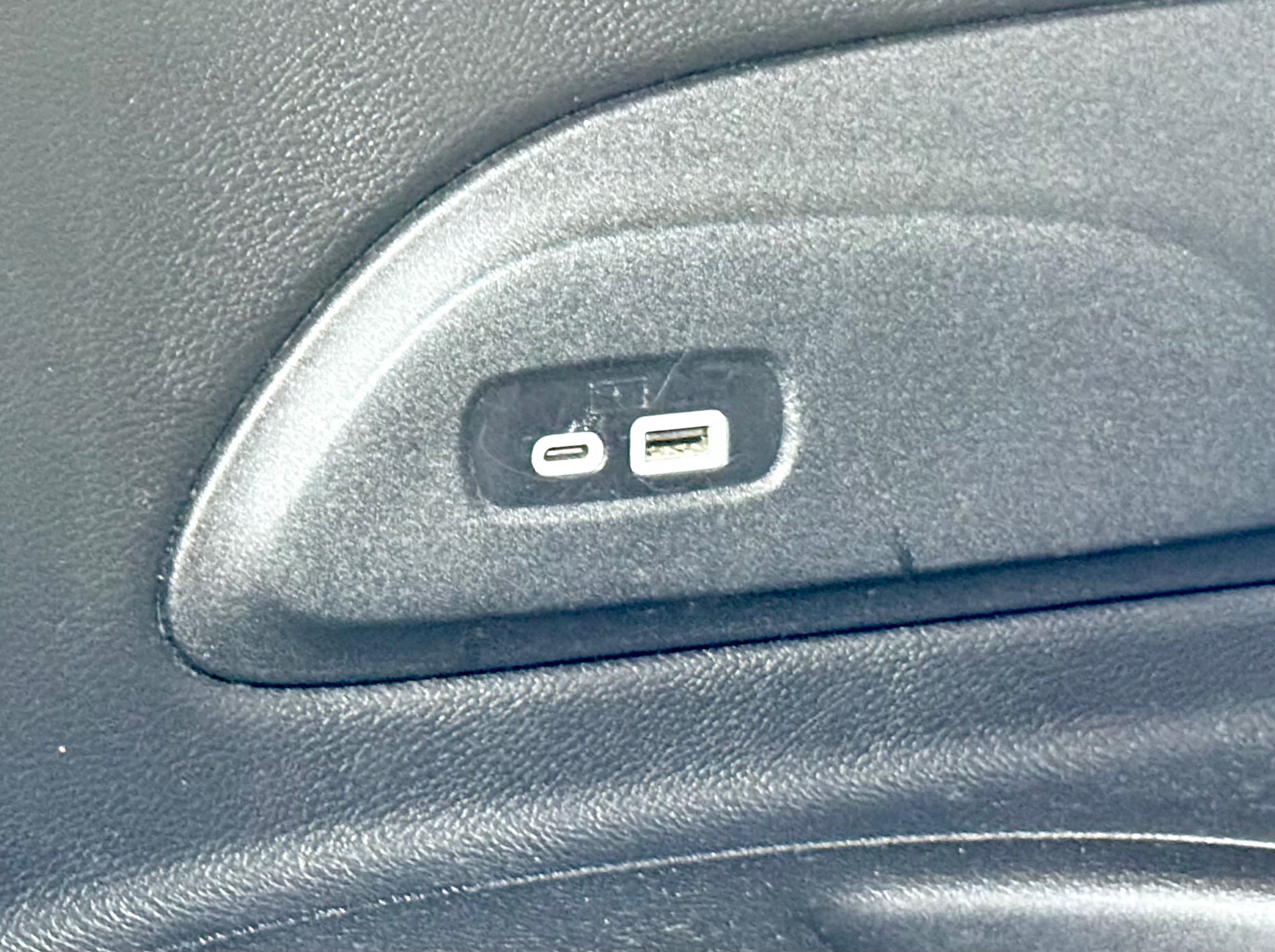 Certified 2023 Chrysler Pacifica Touring-L w/ Uconnect Theater Family Group AWD/4WD image 39