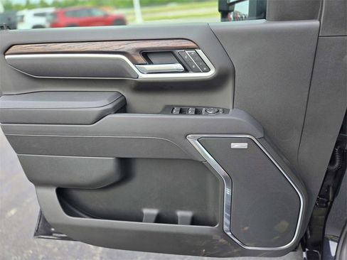 New 2026 GMC Sierra 2500 SLT w/ SLT Premium Package image 33