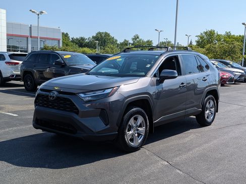 Used 2023 Toyota RAV4 XLE w/ Convenience Package AWD/4WD image 4