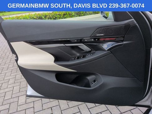 Certified 2024 BMW 530i w/ Premium Package RWD image 32