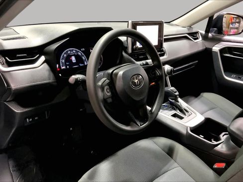 Used 2023 Toyota RAV4 LE AWD/4WD image 18