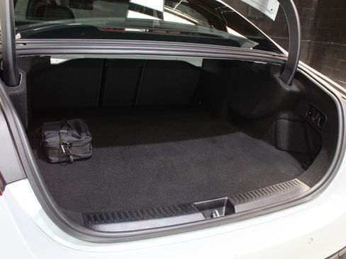 Used 2025 Mercedes-Benz E 53 AMG e 4MATIC Sedan image 96