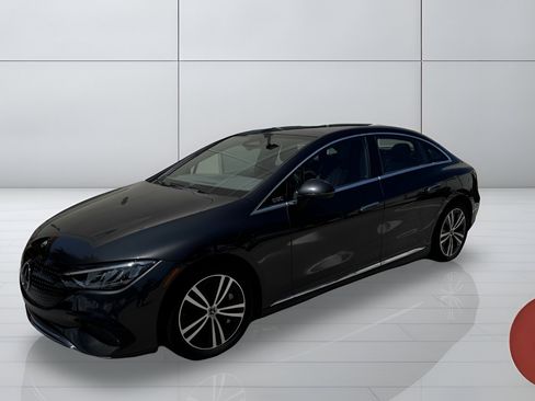 Used 2023 Mercedes-Benz EQE 500 4MATIC Sedan image 4