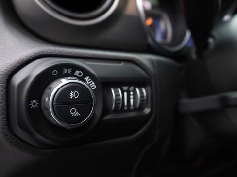 Used 2021 Jeep Gladiator Willys image 18